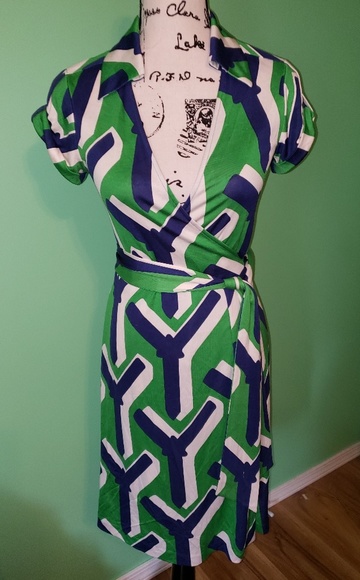Diane Von Furstenberg Dresses & Skirts - Diane Von Furstenberg Jilda Vintage Silk Dress sz4 Diane Von Furstenberg Dresses & Skirts - Diane Von Furstenberg Jilda Vintage Silk Dress sz4